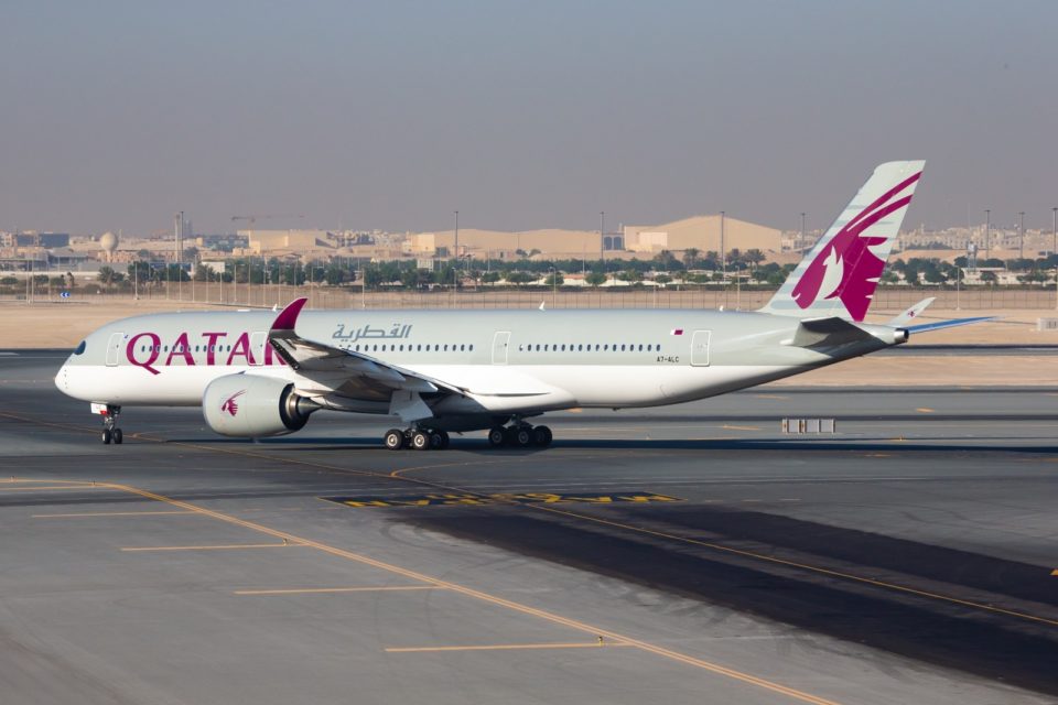 Qatar Airways suspends bookings