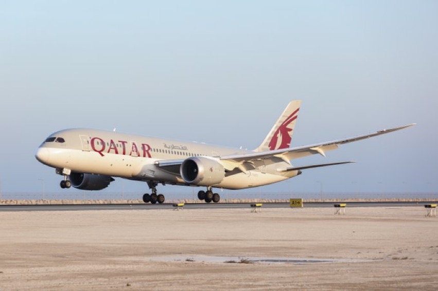 Qatar airways flight takeoff